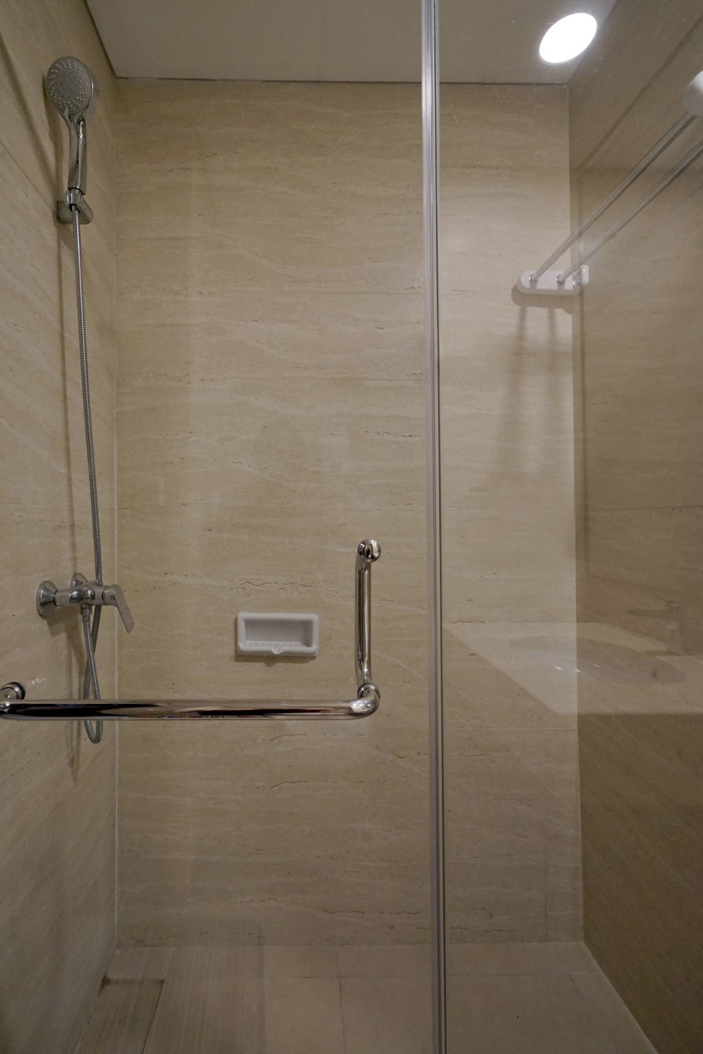 Djuragan Kamar - D'Paragon Uttara Image